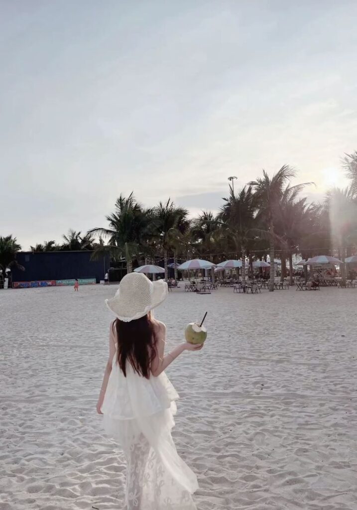568+ Ảnh gái xinh Che Mặt đi biển cuốn hút